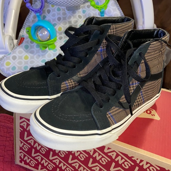 Vans - Picture 1 of 3